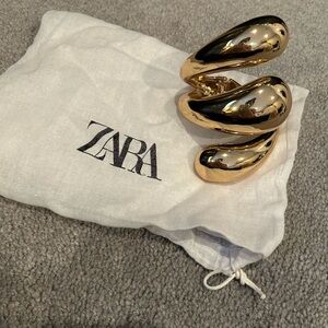 Elegant Gold-Tone Women's Jewelry